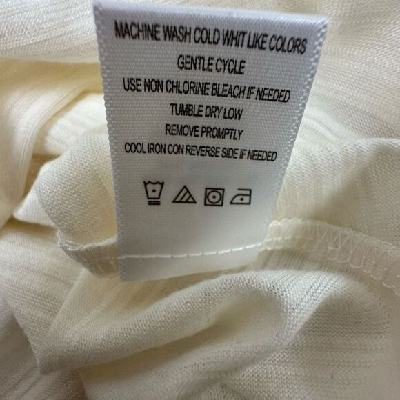 Allie & Rob Women's Size M Twisted Front Short Sleeve Top Ivory With Lace Sleeve - Picture 10 of 12